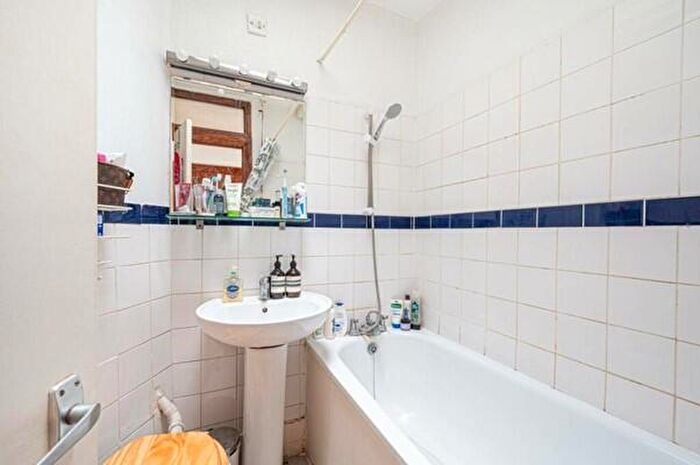 2 Bedroom Apartment To Rent In Agamemnon Road, West Hampstead, NW6