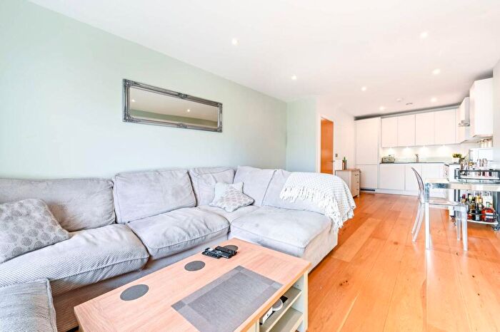 1 Bedroom Flat For Sale In Camden Road, Holloway, London, N7