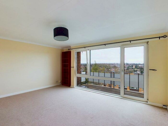 2 Bedroom Flat To Rent In Westover Gardens, Bristol, BS9