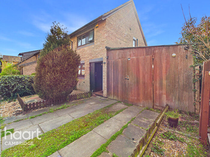 2 Bedroom Semi Detached House For Sale In Banff Close, Cambridge, CB4