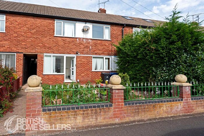 3 Bedroom Terraced House For Sale In Glenfield Avenue, Doncaster, South Yorkshire, DN4