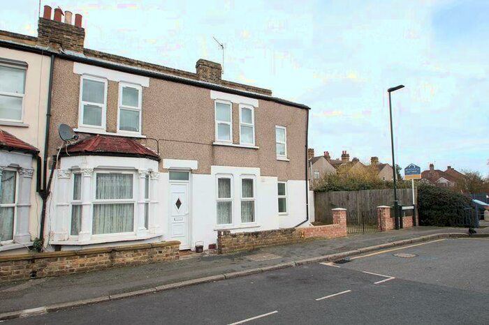 3 Bedroom End Of Terrace House To Rent In Springfield Road, Welling, DA16