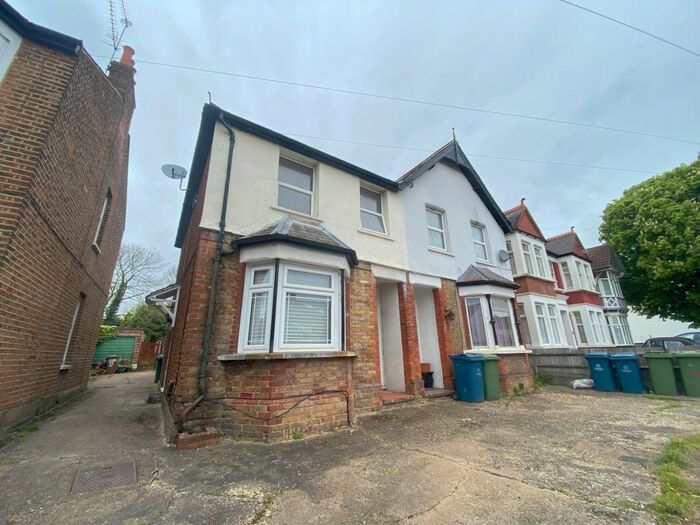 2 Bedroom Maisonette To Rent In College Road, Harrow Weald, Harrow, HA3