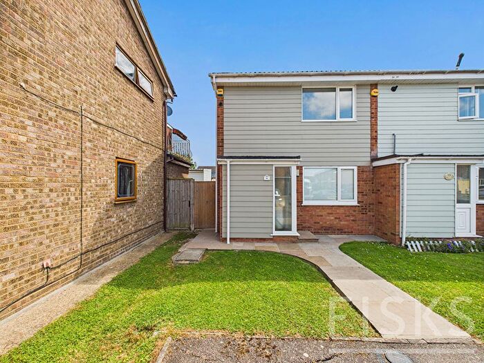 2 Bedroom End Terrace House For Sale In Hilton Road, Canvey Island, SS8
