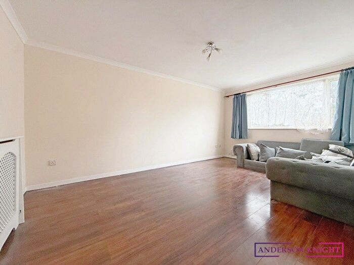 2 Bedroom Flat To Rent In Aldergrove Gardens, Hounslow West, TW3