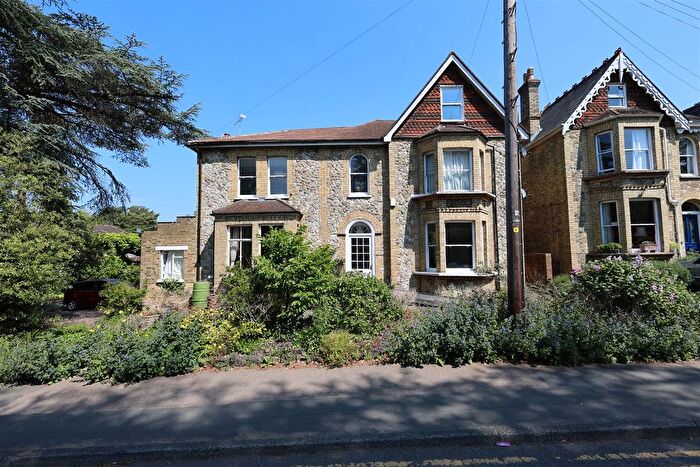 3 Bedroom Flat To Rent In Mount Harry Road, Sevenoaks, TN13