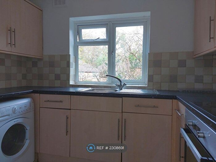 1 Bedroom Flat To Rent In Oakdene Lodge, London, SE20