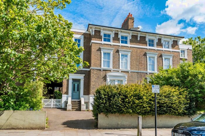 2 Bedroom Flat To Rent In Wellington Gardens London, SE7