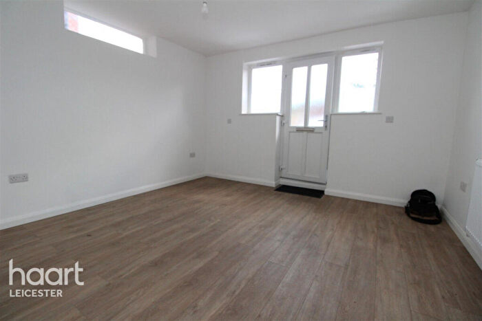 3 Bedroom Apartment To Rent In Norfolk Street, Leicester, LE3