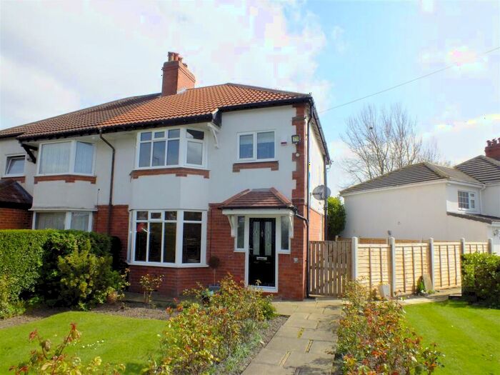 3 Bedroom Semi-Detached House To Rent In Talbot Gardens, Roundhay, Leeds, LS8