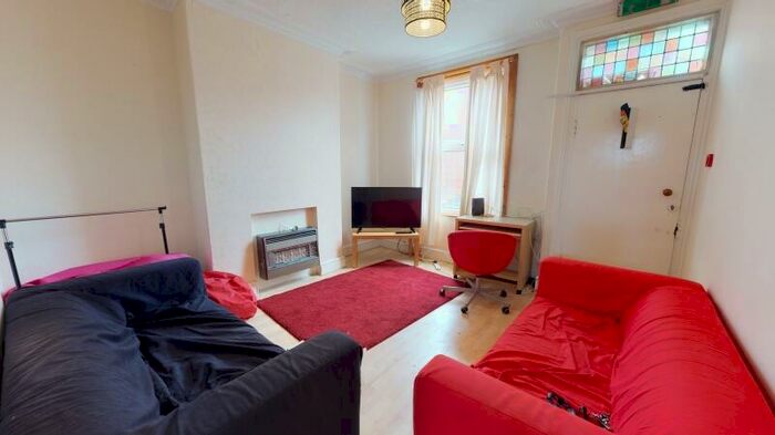 4 Bedroom End Of Terrace House To Rent In Welton Grove, Hyde Park, Leeds, LS6