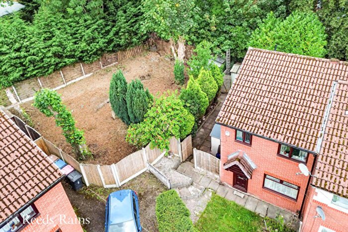 3 Bedroom Semi-Detached House For Sale In Ralston Close, Salford, Greater Manchester, M7