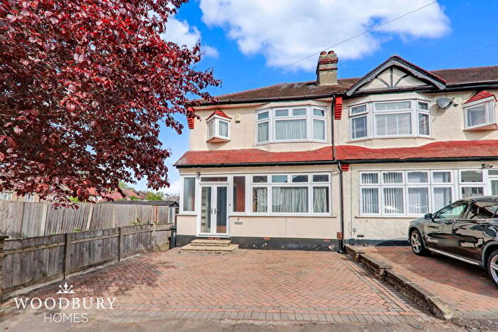 3 Bedroom End Of Terrace House For Sale In Stonards Hill, Loughton, IG10