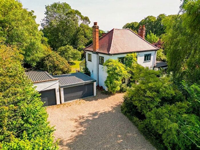 4 Bedroom Detached House For Sale In Oxford Road, Dinton, HP17