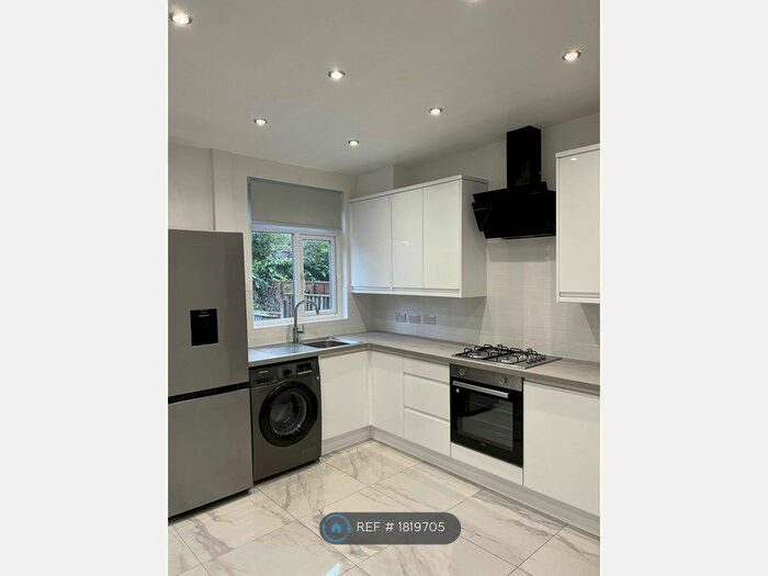 2 Bedroom Terraced House To Rent In Radford Boulevard, Nottingham, NG7