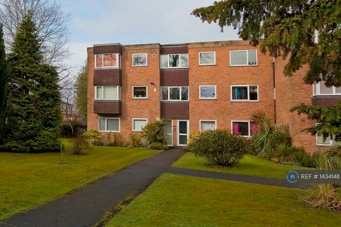 2 Bedroom Flat To Rent In Kemnal Road, Chislehurst, BR7