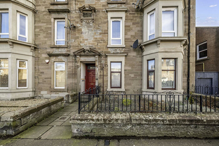 2 Bedroom Apartment For Sale In Strathmartine Road, Dundee, DD3