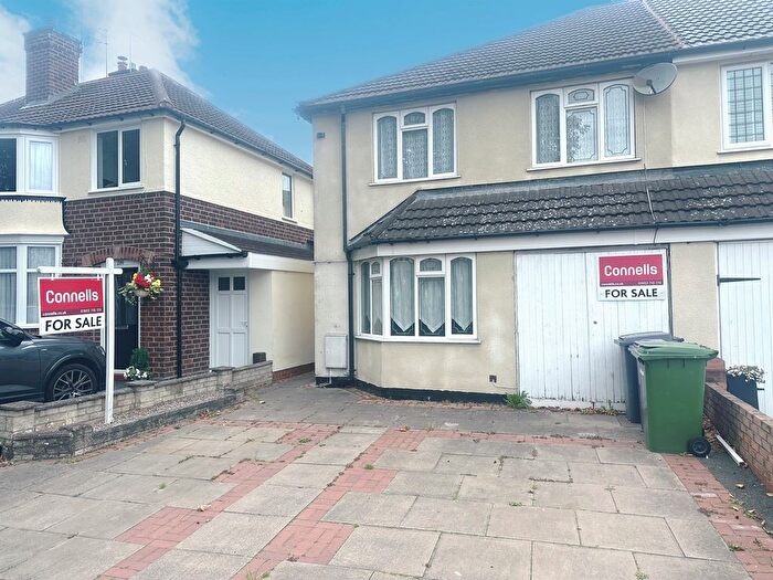 3 Bedroom Semi-Detached House For Sale In Warstones Road, Penn, Wolverhampton, WV4
