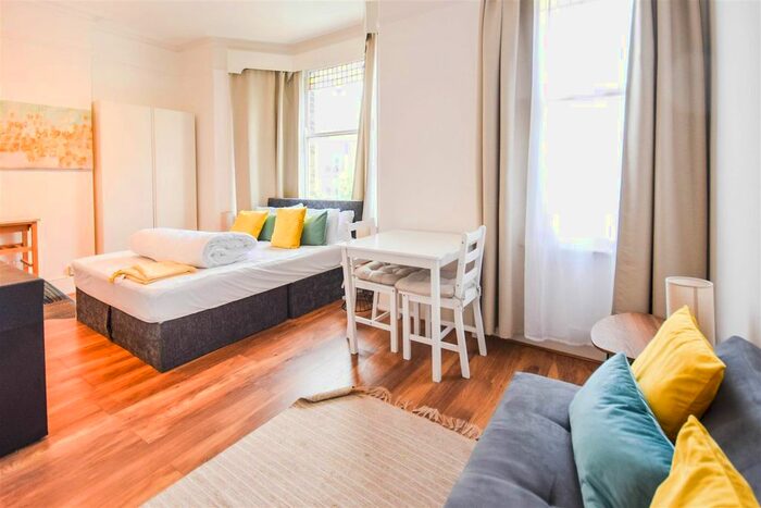 Studio To Rent In Queens Road, London, SW19