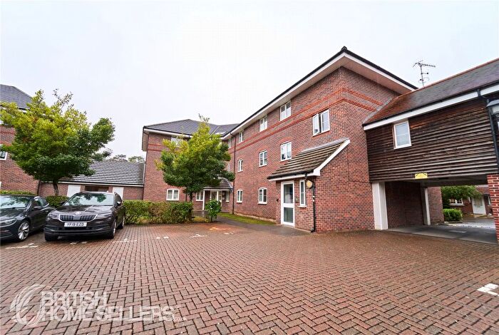 2 Bedroom Flat For Sale In Wharf Way, Hunton Bridge, Kings Langley, Hertfordshire, WD4