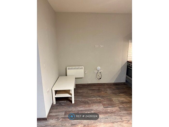 1 Bedroom Flat To Rent In Abbey Height, Waltham Abby, EN9