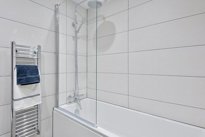 2 Bedroom Apartment For Sale In South Road, Hythe, Kent, CT21