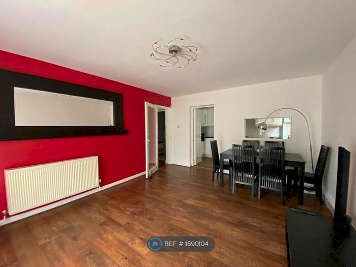 2 Bedroom Flat To Rent In Somerset Road, New Barnet, Barnet, EN5