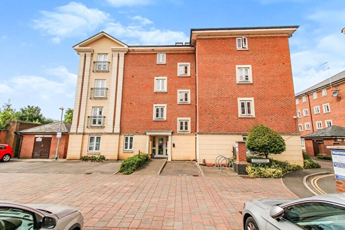 2 Bedroom Flat To Rent In Brunel Crescent, Swindon, SN2