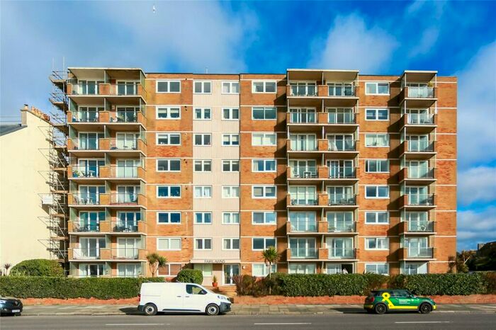 3 Bedroom Apartment To Rent In Kingsway, Hove, East Sussex, BN3