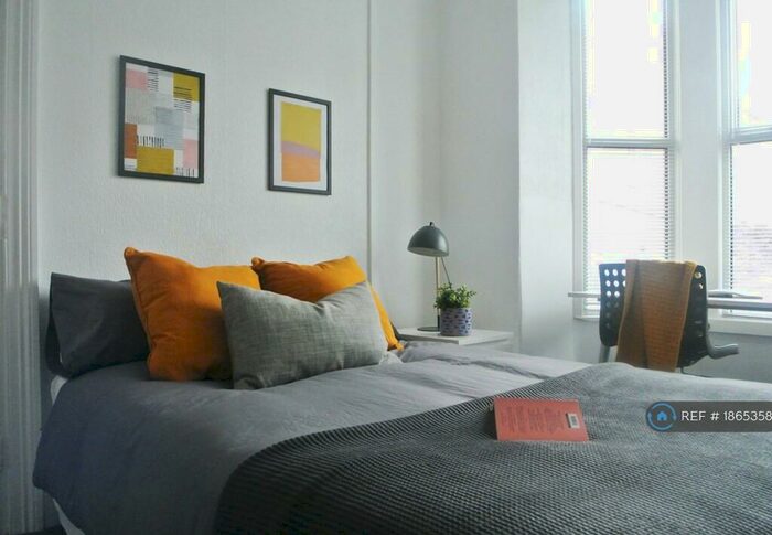 5 Bedroom End Of Terrace House To Rent In Princes Road, Bangor, LL57