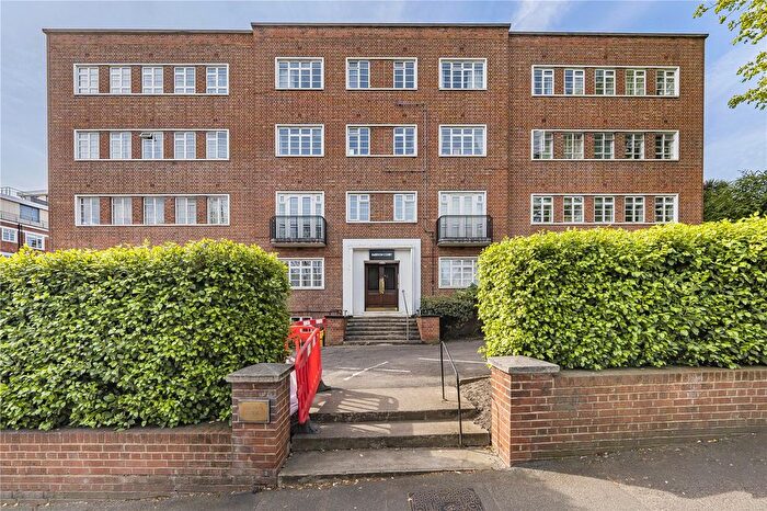 2 Bedroom Flat For Sale In Emerson Court, London, SW19