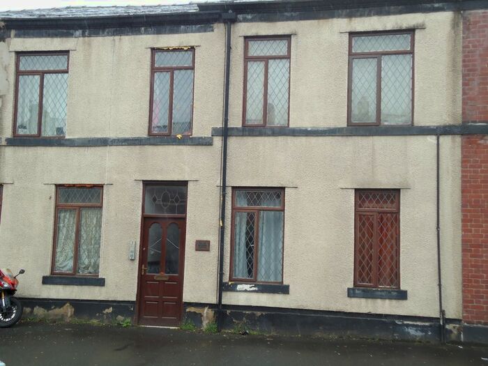 2 Bedroom Flat To Rent In Walshaw Road, Bury BL8