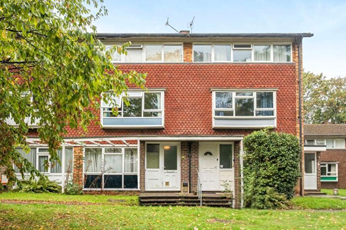 2 Bedroom Apartment For Sale In Grove Avenue, Epsom, Surrey, KT17