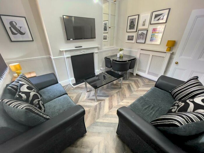 4 Bedroom Terraced House To Rent In Adelaide Road, L7