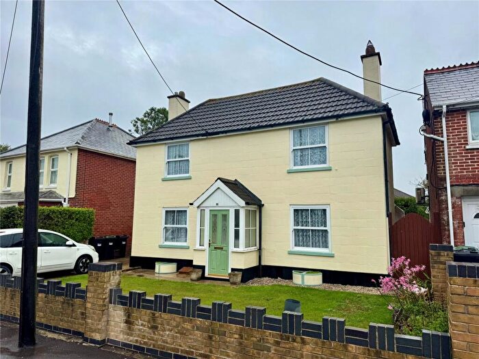 3 Bedroom Detached House For Sale In Ashley Lane, Hordle, Hampshire, SO41