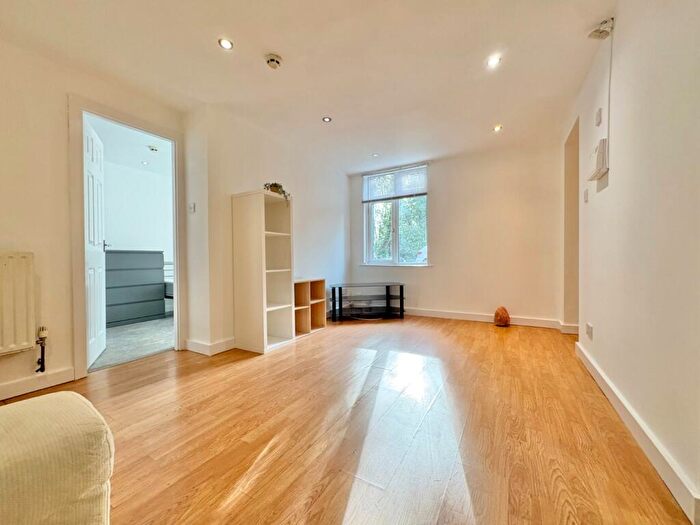 1 Bedroom Flat To Rent In Cardigan Road, Headingley, Leeds, LS6