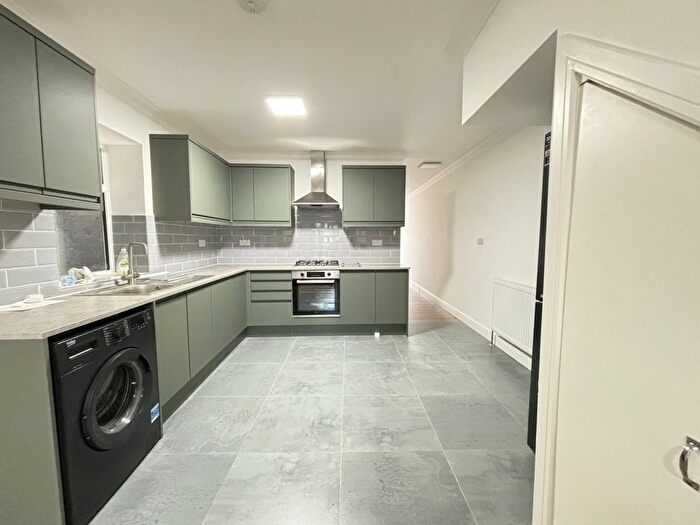 1 Bedroom Flat To Rent In Baron Gardens, Ilford, IG6