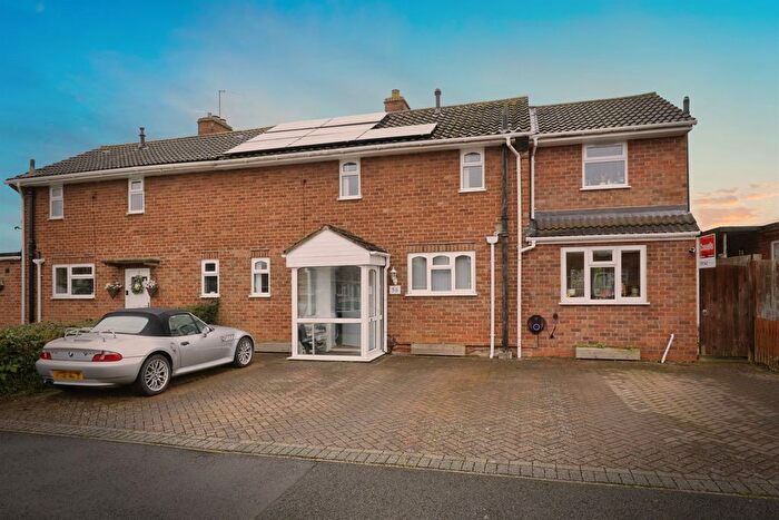 3 Bedroom Semi-Detached House For Sale In Broadway, Cubbington, Leamington Spa, CV32