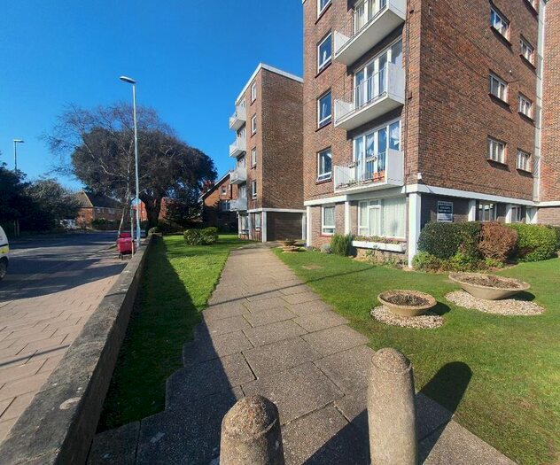 2 Bedroom Flat To Rent In Wykeham Road, Worthing, BN11