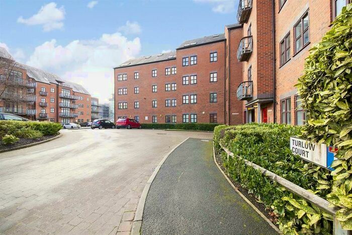 2 Bedroom Flat To Rent In Turlow Court, Leeds, West Yorkshire, LS9