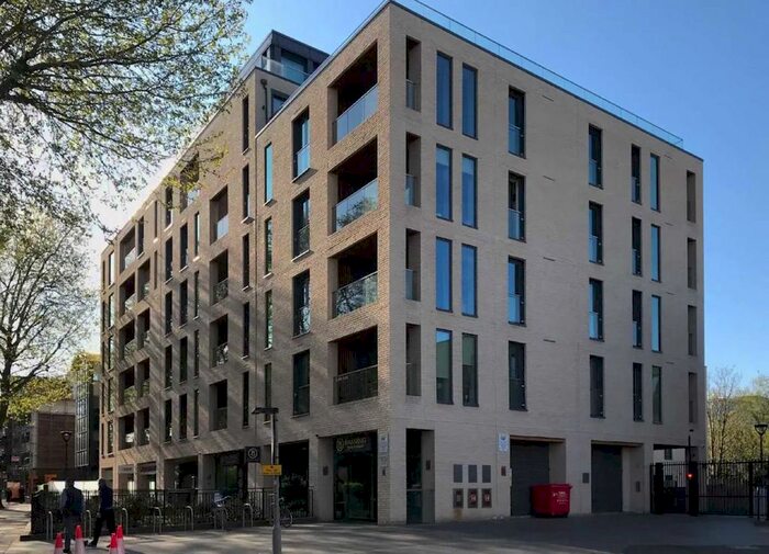 2 Bedroom Flat To Rent In Chiswick High Road, London, W4