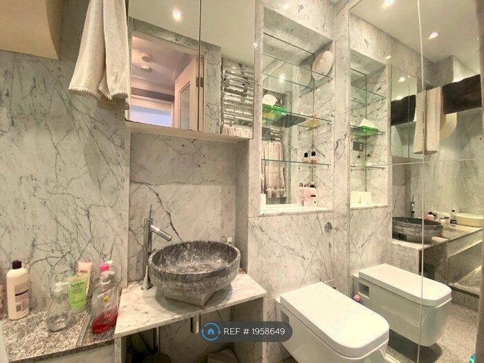 1 Bedroom Flat To Rent In Basildon Court, London, W1G