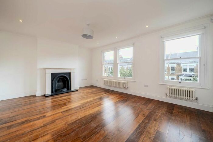 2 Bedroom Flat To Rent In Bradiston Road, London, W9