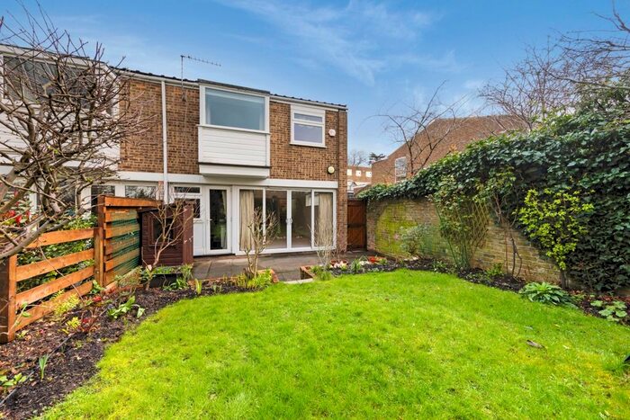 3 Bedroom Terraced House To Rent In Giles Coppice, London, SE19