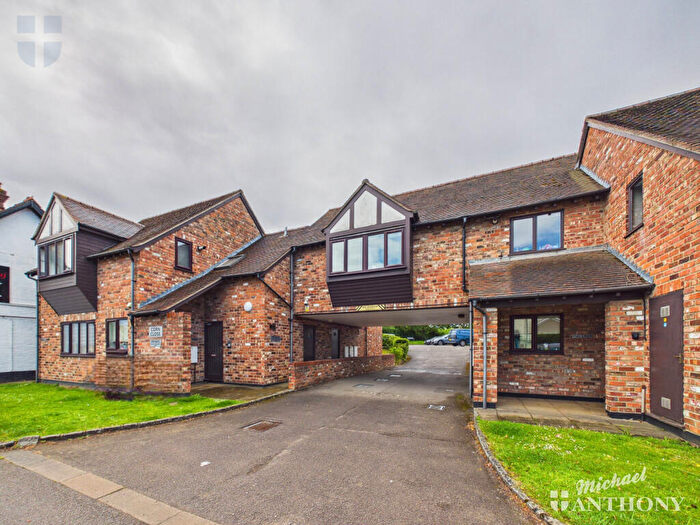2 Bedroom Flat To Rent In Corn Close, Stone, HP17