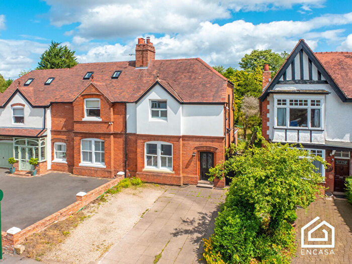 3 Bedroom Semi-Detached House For Sale In Kineton Green Road, Olton, Solihull, B92