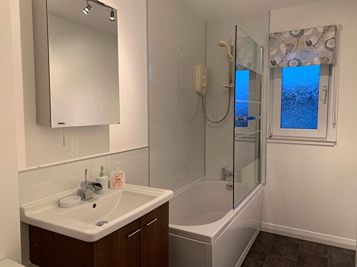 2 Bedroom Flat To Rent In Ash-hill Drive, Aberdeen, AB16