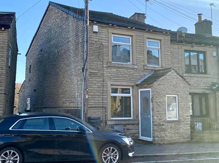 3 Bedroom End Of Terrace House For Sale In Bradford Road, Brighouse, HD6