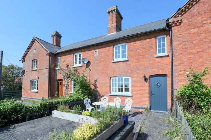 2 Bedroom Cottage To Rent In Upper Pollicott, HP18