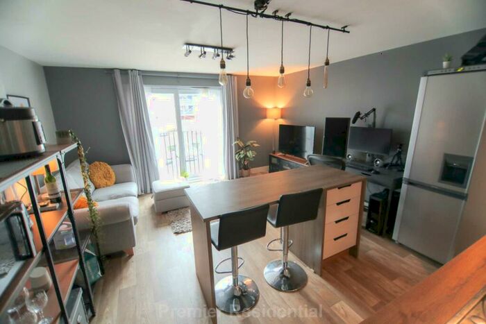 2 Bedroom Apartment To Rent In Steele House, Salford, M5